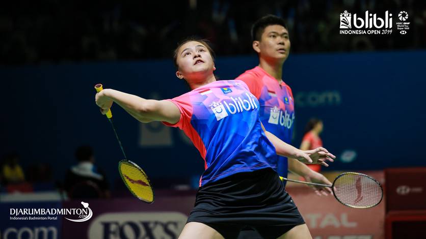 Praveen Jordan/Melati Daeva Oktavianti (Indonesia) menyambut pengembalian. Praveen Jordan/Melati Daeva Oktavianti (Indonesia) menyambut pengembalian.
