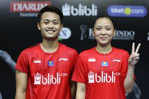 Akbar Bintang Cahyono/Winnya Oktavina Kandow keluar sebagai runner up Mola TV PBSI Home Tournament.