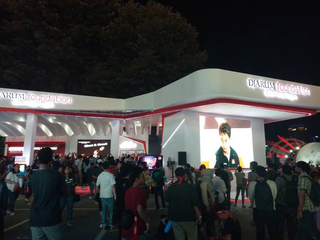 Meet & Greet Session with Kevin Sanjaya/Marcus Fernaldi Gideon at the Djarum Foundation Booth. Meet & Greet Session with Kevin Sanjaya/Marcus Fernaldi Gideon at the Djarum Foundation Booth.