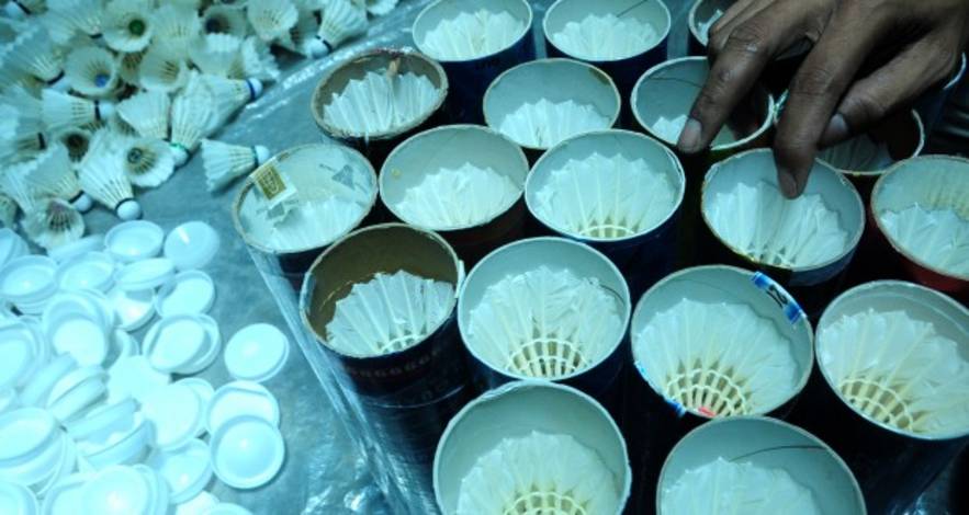 Melawat Ke Desa Lawatan, Sentra Perajin Shuttlecock di Tegal Melawat Ke Desa Lawatan, Sentra Perajin Shuttlecock di Tegal