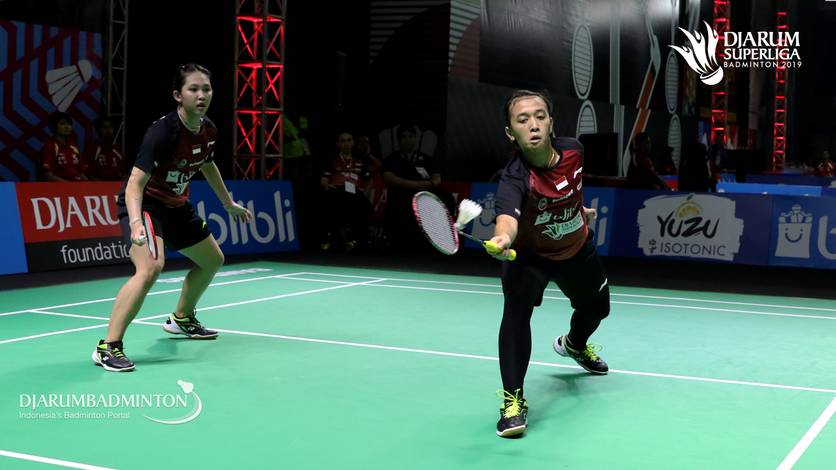 Febriana Dwipuji Kusuma/Ribka Sugiarto (PB Djarum Kudus) menyambut pengembalian. Febriana Dwipuji Kusuma/Ribka Sugiarto (PB Djarum Kudus) menyambut pengembalian.