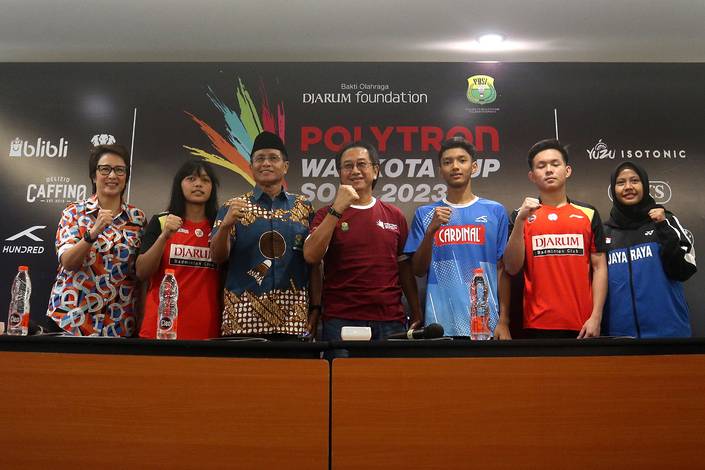 Sesi foto bersama para narasumber jumpa pers Polytron Walikota Cup Solo 2023 (Djarum Badminton) Sesi foto bersama para narasumber jumpa pers Polytron Walikota Cup Solo 2023 (Djarum Badminton)