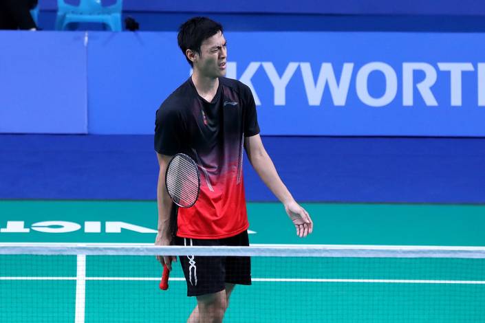 Ekspresi kekecewaan Shesar Hiren Rhustavito (Indonesia). Ekspresi kekecewaan Shesar Hiren Rhustavito (Indonesia).