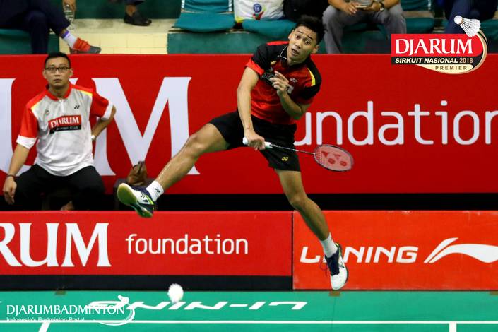 Muhammad Aldo Apriyandi (PB Djarum Kudus) melepaskan serangan. Muhammad Aldo Apriyandi (PB Djarum Kudus) melepaskan serangan.