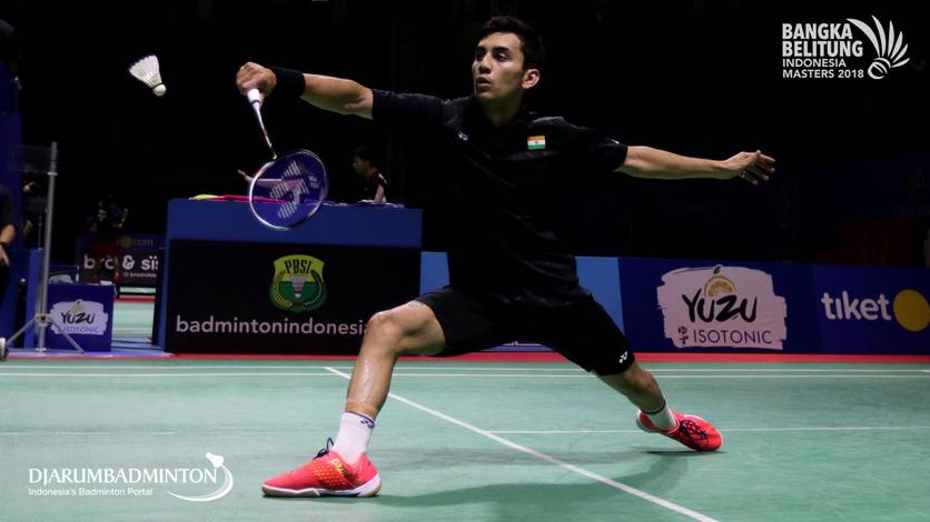 Lakshya Sen (IND) menyambut pengembalian shuttlecock. Lakshya Sen (IND) menyambut pengembalian shuttlecock.