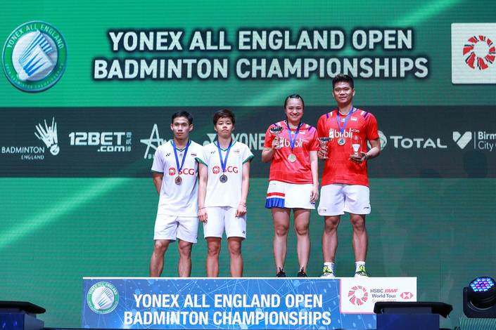 Praveen Jordan/Melati Daeva Oktavianti (Indonesia) keluar sebagai juara All England 2020 BWF World Tour Super 1000. Praveen Jordan/Melati Daeva Oktavianti (Indonesia) keluar sebagai juara All England 2020 BWF World Tour Super 1000.