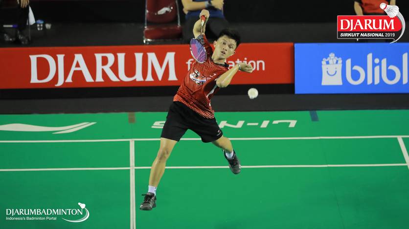 Muhammad Rivani (PB Berkat Abadi) melepaskan serangan. Muhammad Rivani (PB Berkat Abadi) melepaskan serangan.