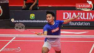 Mochamad Rehan Diaz (PB Mutiara Cardinal) menyambut pengembalian.