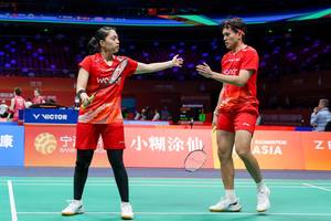 Indah Cahya Sari Jamil & Adnan Maulana (Humas PP PBSI)