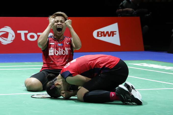 Selebrasi kemenangan Greysia Polii/Apriyani Rahayu (Indonesia). Selebrasi kemenangan Greysia Polii/Apriyani Rahayu (Indonesia).