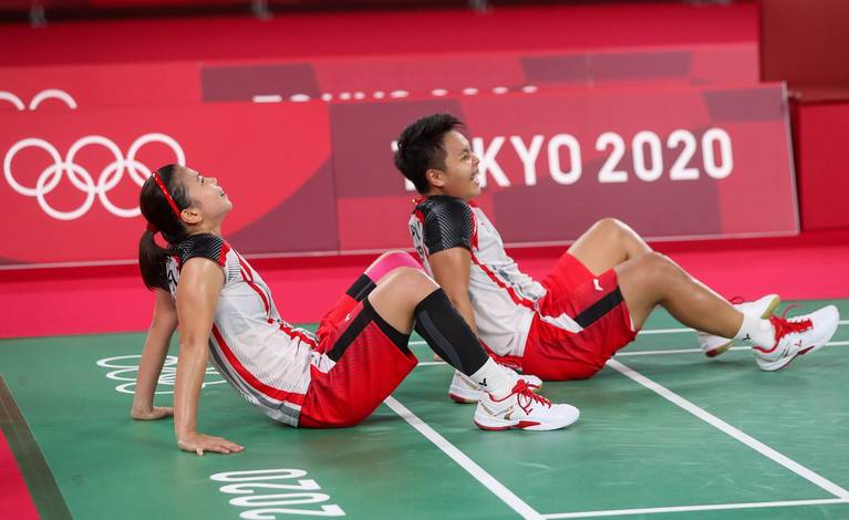 Selebrasi kemenangan Greysia Polii/Apriyani Rahayu (Indonesia) di partai final Olimpiade Tokyo 2020. (Foto: BADMINTONPHOTO - Yves Lacroix) Selebrasi kemenangan Greysia Polii/Apriyani Rahayu (Indonesia) di partai final Olimpiade Tokyo 2020. (Foto: BADMINTONPHOTO - Yves Lacroix)