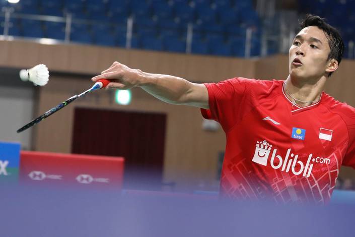 Jonatan Christie (Indonesia) mengembalikan shuttlecock. Jonatan Christie (Indonesia) mengembalikan shuttlecock.