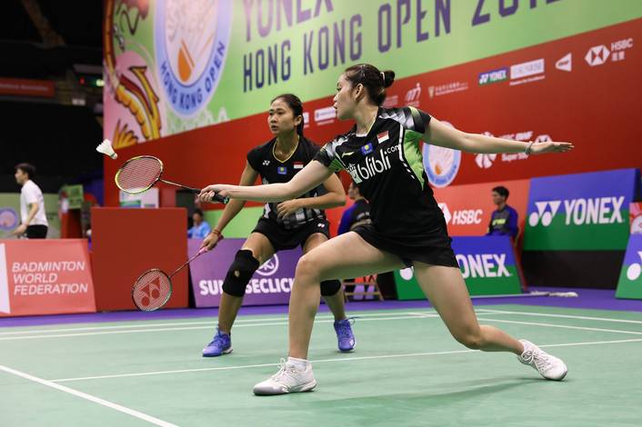 Ni Ketut Mahadewi Istarani/Tania Oktaviani Kusumah (Indonesia) menyambut pengembalian. Ni Ketut Mahadewi Istarani/Tania Oktaviani Kusumah (Indonesia) menyambut pengembalian.
