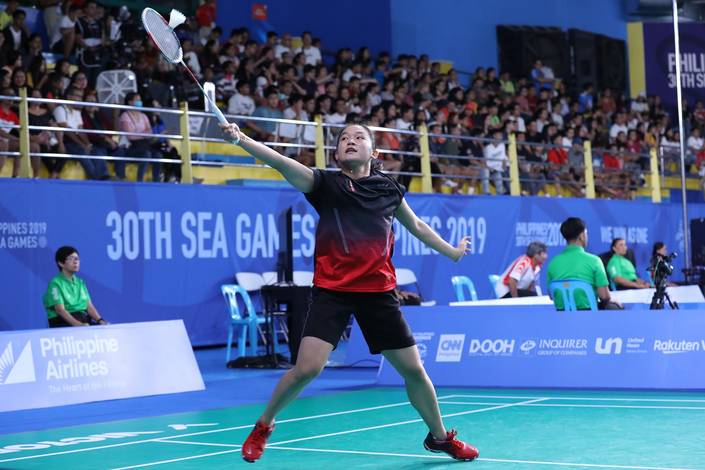 Ruselli Hartawan (Indonesia) menyambut pengembalian. Ruselli Hartawan (Indonesia) menyambut pengembalian.