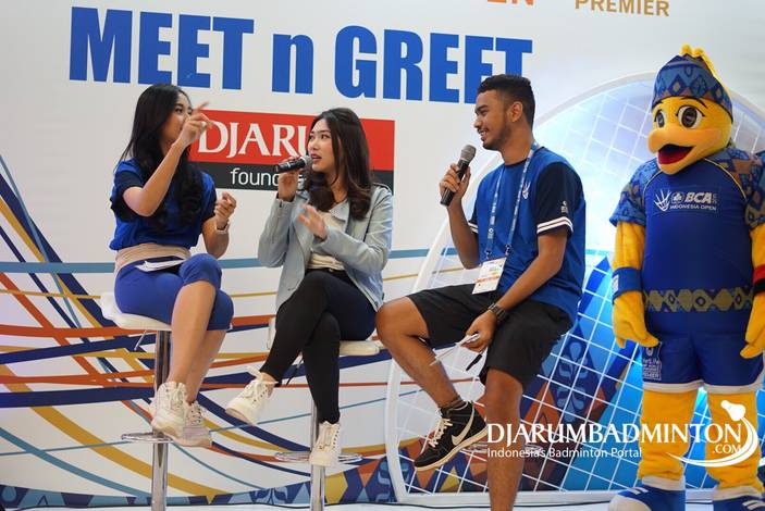 Isyana Sarasvati saat acara Meet n Greet di Lobby JCC Isyana Sarasvati saat acara Meet n Greet di Lobby JCC