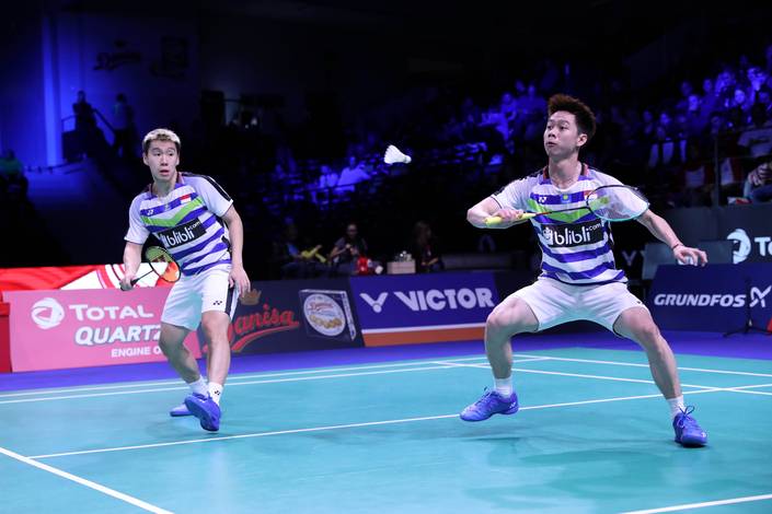 Kevin Sanjaya Sukamuljo/Marcus Fernaldi Gideon bersiap menyambut pengembalian. Kevin Sanjaya Sukamuljo/Marcus Fernaldi Gideon bersiap menyambut pengembalian.