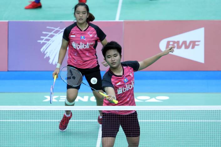 Putri Syaikah/Nita Violina Marwah (Indonesia) menyambut pengembalian. Putri Syaikah/Nita Violina Marwah (Indonesia) menyambut pengembalian.