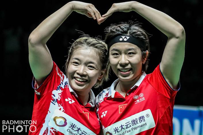 Chen Qin Chen & Jia Yi (Badminton Photo/Mikael Ropars) Chen Qin Chen & Jia Yi (Badminton Photo/Mikael Ropars)