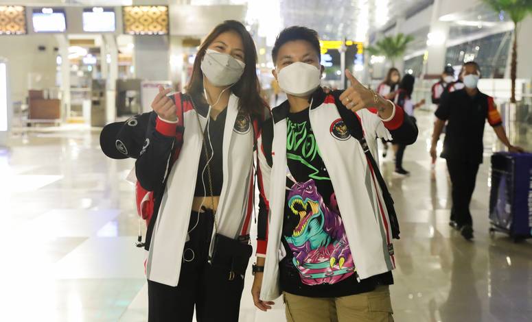 Peraih medali emas Olimpiade, Greysia Polii/Apriyani Rahayu (Indonesia) tiba di Tanah Air. (Foto: PP PBSI) Peraih medali emas Olimpiade, Greysia Polii/Apriyani Rahayu (Indonesia) tiba di Tanah Air. (Foto: PP PBSI)