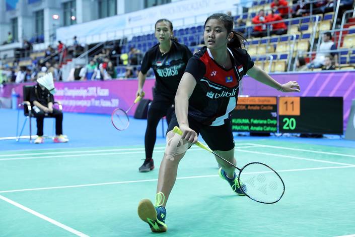 Febriana Dwipuji Kusuma/Amalia Cahaya Pratiwi (Indonesia) menyambut pengembalian. Febriana Dwipuji Kusuma/Amalia Cahaya Pratiwi (Indonesia) menyambut pengembalian.