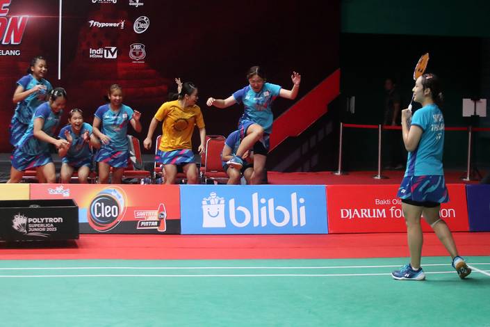 Selebrasi para pemain Banthongyord seusai memastikan gelar juara Polytron Superliga Junior 2023 (Djarum Badminton) Selebrasi para pemain Banthongyord seusai memastikan gelar juara Polytron Superliga Junior 2023 (Djarum Badminton)