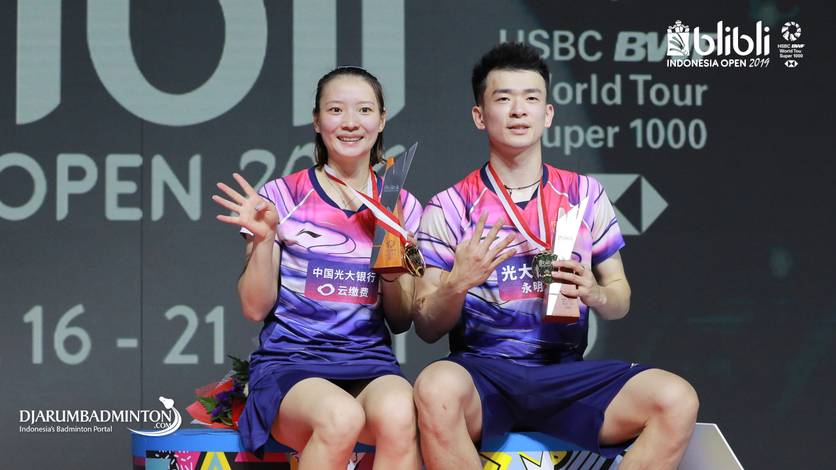 Zheng Si Wei/Huang Ya Qiong (Tiongkok) saat menjuarai Blibli Indonesia Open 2019 BWF World Tour Super 1000. Zheng Si Wei/Huang Ya Qiong (Tiongkok) saat menjuarai Blibli Indonesia Open 2019 BWF World Tour Super 1000.