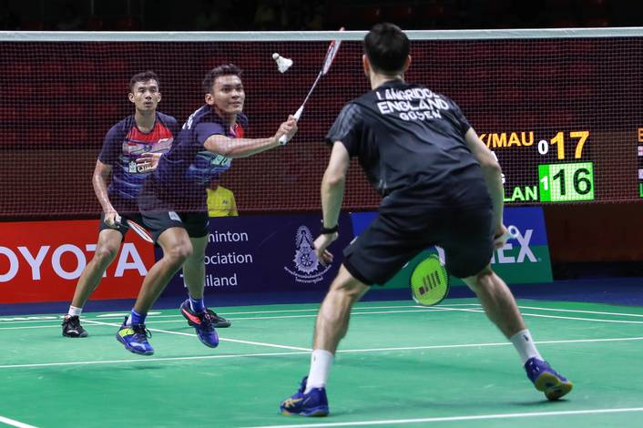 Bagas Maulana/Muhammad Shohibul Fikri (Indonesia) mengembalikan shuttlecock. Bagas Maulana/Muhammad Shohibul Fikri (Indonesia) mengembalikan shuttlecock.