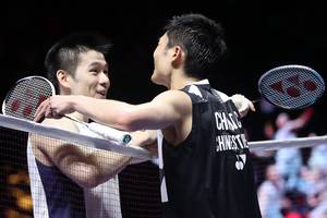 Kunlavut Vitidsarn & Chou Tien Chen (Djarum Badminton/Edward Luhukay)