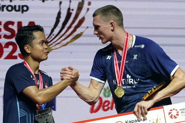 Anthony Sinisuka Ginting & Viktor Axelsen (Humas PP PBSI) Anthony Sinisuka Ginting & Viktor Axelsen (Humas PP PBSI)