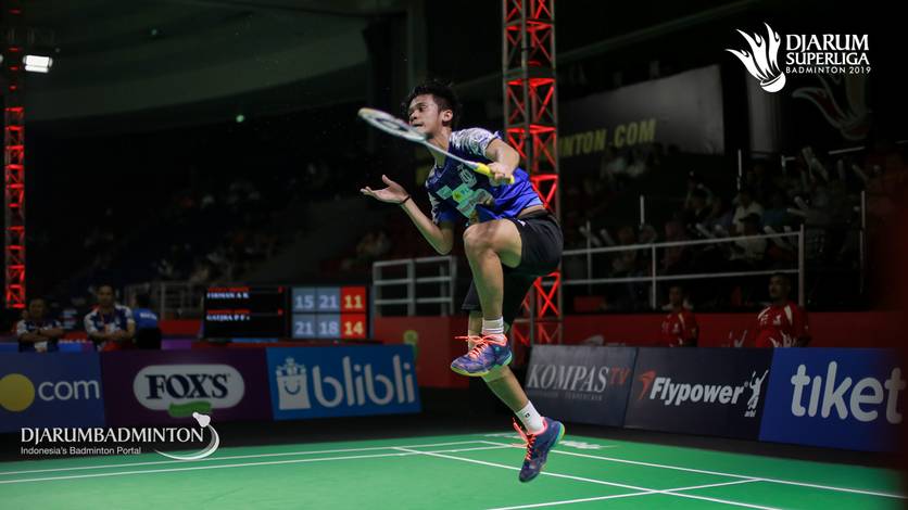 Firman Abdul Kholik (Indonesia) melepaskan serangan. Firman Abdul Kholik (Indonesia) melepaskan serangan.