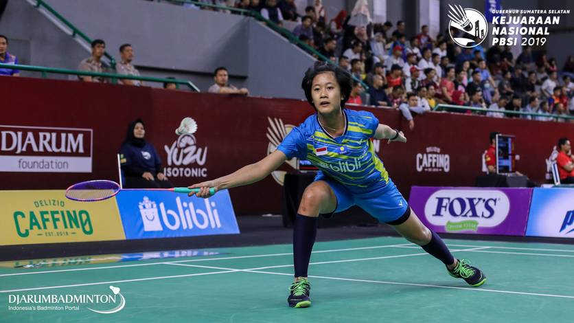 Putri Kusuma Wardani (Indonesia) bersiap menghadang serangan. Putri Kusuma Wardani (Indonesia) bersiap menghadang serangan.