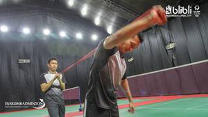 Hendra Setiawan/Mohammad Ahsan (Indonesia) saat melakukan peregangan.