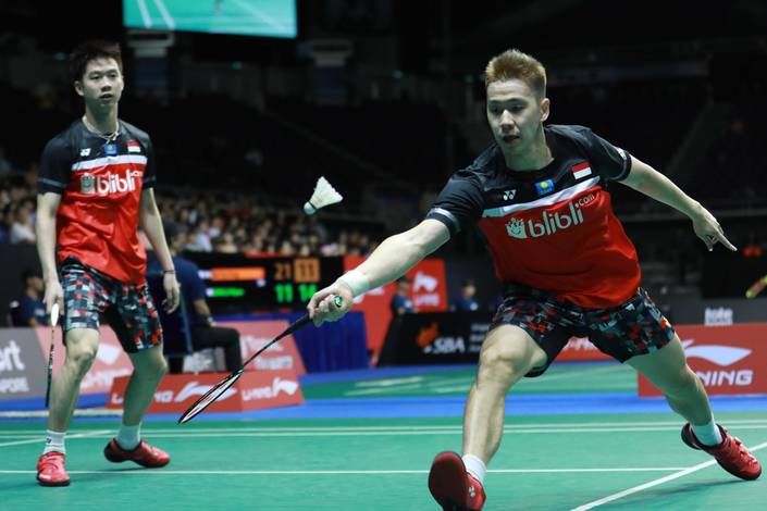 Kevin Sanjaya Sukamuljo/Marcus Fernaldi Gideon (Indonesia) bersiap menyambut pengembalian. Kevin Sanjaya Sukamuljo/Marcus Fernaldi Gideon (Indonesia) bersiap menyambut pengembalian.