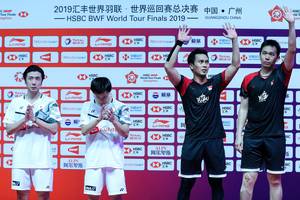 Hendra Setiawan/Mohammad Ahsan (kanan) saat menjuarai BWF World Tour Finals 2019 di Guangzhou, Tiongkok.