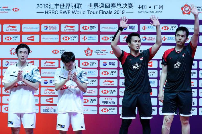 Hendra Setiawan/Mohammad Ahsan (kanan) saat menjuarai BWF World Tour Finals 2019 di Guangzhou, Tiongkok. Hendra Setiawan/Mohammad Ahsan (kanan) saat menjuarai BWF World Tour Finals 2019 di Guangzhou, Tiongkok.