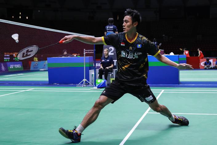 Shesar Hiren Rhustavito (Indonesia) menyambut pengembalian. Shesar Hiren Rhustavito (Indonesia) menyambut pengembalian.