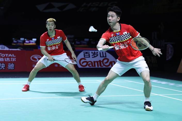 Kevin Sanjaya Sukamuljo/Marcus Fernaldi Gideon (Indonesia) bersiap menghadang serangan. Kevin Sanjaya Sukamuljo/Marcus Fernaldi Gideon (Indonesia) bersiap menghadang serangan.