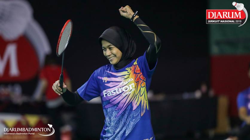 Selebrasi kemenangan Dinar Dyah Ayustine (PB Pertamina Fastron). Selebrasi kemenangan Dinar Dyah Ayustine (PB Pertamina Fastron).