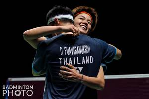 Dechapol Puavaranukroh & Sapsiree Taerattanachai (Badminton Photo/Yohan Nonotte)