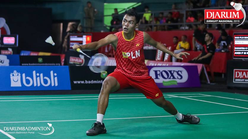 Enzi Shafira (PB SGS PLN) menyambut pengembalian. Enzi Shafira (PB SGS PLN) menyambut pengembalian.