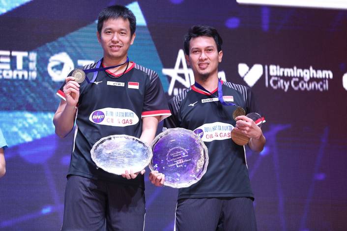 Hendra Setiawan/Mohammad Ahsan (Indonesia) saat menjuarai All England 2019 BWF World Tour Super 1000. Hendra Setiawan/Mohammad Ahsan (Indonesia) saat menjuarai All England 2019 BWF World Tour Super 1000.