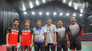Herry Iman Pierngadi dan Aryono Miranat bersama dua ganda putra terbaik dunia, Kevin Sanjaya Sukamuljo/Marcus Fernaldi Gideon serta Hendra Setiawan/Mohammad Ahsan.
