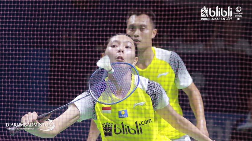 Hafiz Faizal/Gloria Emanuelle Widjaja (Indonesia) menyambut pengembalian. Hafiz Faizal/Gloria Emanuelle Widjaja (Indonesia) menyambut pengembalian.