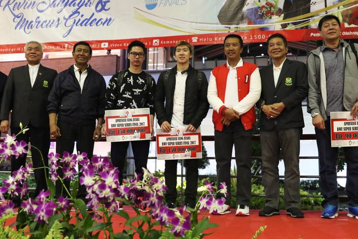 Penyambutan Sekaligus Pemberian Bonus Kepada Kevin Sanjaya/Marcus Fernaldi Gideon. (Foto: PBSI)