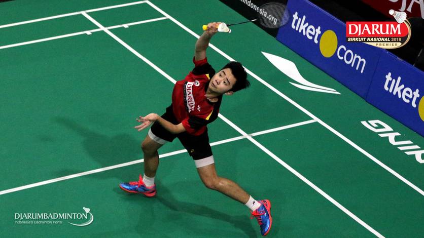 Alberto Alvin Yulianto (PB Djarum Kudus) menyambut pengembalian. Alberto Alvin Yulianto (PB Djarum Kudus) menyambut pengembalian.