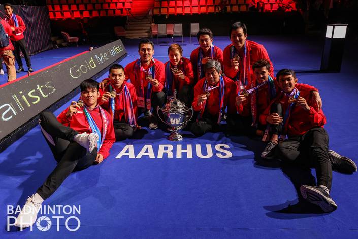 Para pemain tim Thomas Indonesia berpose bersama pelatih ganda putra Herry IP (Badminton Photo/Yohan Nonotte) Para pemain tim Thomas Indonesia berpose bersama pelatih ganda putra Herry IP (Badminton Photo/Yohan Nonotte)