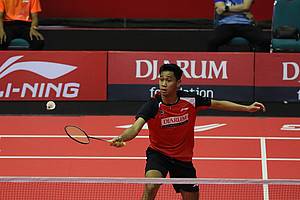 Muhammad Aldo Apriyandi (PB Djarum Kudus) bersiap menyambut pengembalian.