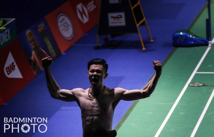 Lee Zii Jia melakukan selebrasi usai mengalahkan Kento Momota (Foto: Badminton Photo/Jnanesh Salian) Lee Zii Jia melakukan selebrasi usai mengalahkan Kento Momota (Foto: Badminton Photo/Jnanesh Salian)