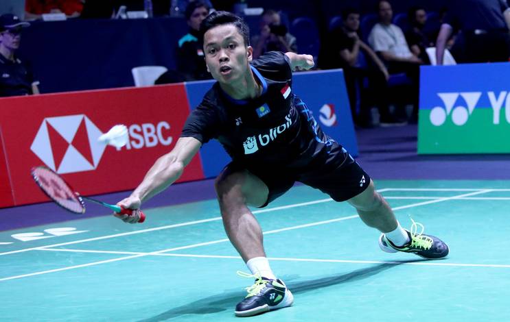 Anthony Sinisuka Ginting menghadang serangan. Anthony Sinisuka Ginting menghadang serangan.