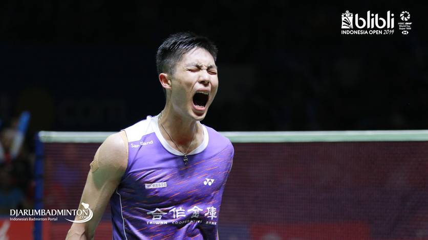 Selebrasi kemenangan Chou Tien Chen (Taiwan). Selebrasi kemenangan Chou Tien Chen (Taiwan).